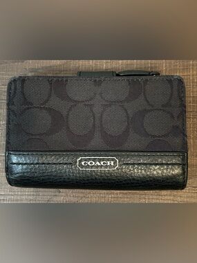 Coach Black Signature Logo Canvas Leather Snap Closet Bifold Wallet Pre-Owned